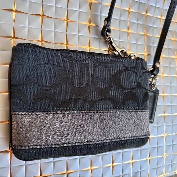 COACH LEATHER WRISTLET WALLET - Picture 1 of 15